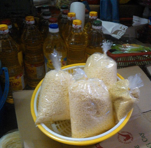 Hạt nêm "3 không" tràn lan vì giá rẻ. Hạt nêm "3 không" tràn lan vì giá rẻ.