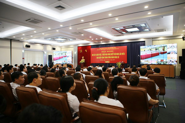 Đảng ủy EVNNPT học tập, triển khai Nghị quyết Trung ương 5 (khóa XII).