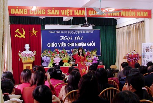 Các thầy cô bàn về thi “Giáo viên chủ nhiệm giỏi”, chưa có ý kiến nào xác đáng ảnh 2 Các thầy cô bàn về thi “Giáo viên chủ nhiệm giỏi”, chưa có ý kiến nào xác đáng ảnh 2