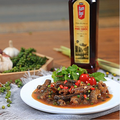 Món Lươn chiên giòn sốt tiêu xanh - nguồn Feedy.vn Món Lươn chiên giòn sốt tiêu xanh - nguồn Feedy.vn