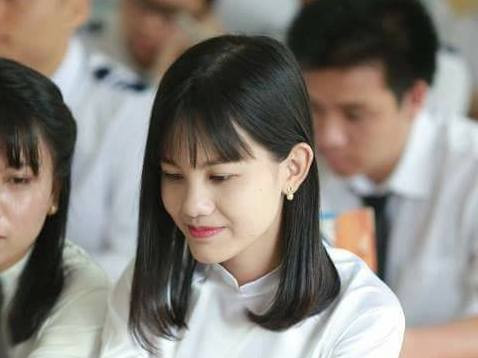 Lê Hồng Nga đạt 3 điểm 10 tuyệt đối các môn Toán, Hoá học, Sinh học trong kỳ thi quốc gia 2017. (Ảnh nhân vật cung cấp) Lê Hồng Nga đạt 3 điểm 10 tuyệt đối các môn Toán, Hoá học, Sinh học trong kỳ thi quốc gia 2017. (Ảnh nhân vật cung cấp)