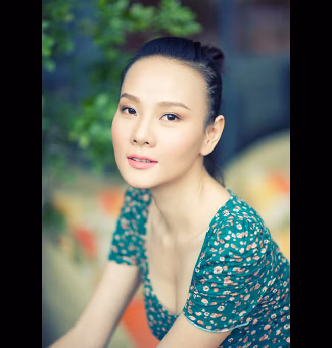 Cũng giống như Anh Thư, Dương Yến Ngọc cũng gây ra những ấn tượng nhất định khi trở lại làng thời trang sau thời gian lục đục chuyện gia đình. Người phụ nữ sinh năm 1979 đã rất thành công khi hâm nóng tên tuổi của mình. Cô đã thành công với sự trở lại là một Dương Yến Ngọc gợi cảm và quyến rũ. Cũng giống như Anh Thư, Dương Yến Ngọc cũng gây ra những ấn tượng nhất định khi trở lại làng thời trang sau thời gian lục đục chuyện gia đình. Người phụ nữ sinh năm 1979 đã rất thành công khi hâm nóng tên tuổi của mình. Cô đã thành công với sự trở lại là một Dương Yến Ngọc gợi cảm và quyến rũ.