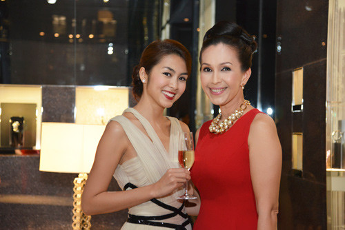 Sự chênh lệch nhỏ giữa cô gái U20 và quý bà U50 Sự chênh lệch nhỏ giữa cô gái U20 và quý bà U50