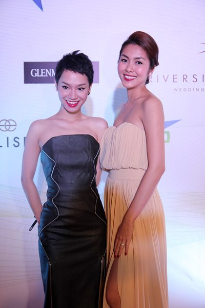 Nụ cười rực sáng ngày nào cũng cô giờ có phần gượng gạo hơn Nụ cười rực sáng ngày nào cũng cô giờ có phần gượng gạo hơn