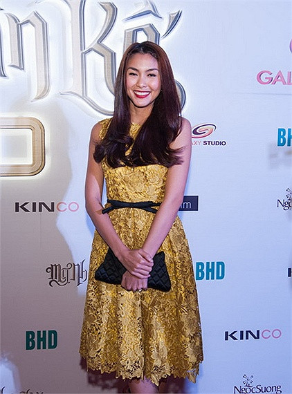 Mới đây, trong buổi ra mắt phim 'Mỹ nhân kế', Hà Tăng xuất hiện cùng một chiếc váy ren vàng tuyệt đẹp Mới đây, trong buổi ra mắt phim 'Mỹ nhân kế', Hà Tăng xuất hiện cùng một chiếc váy ren vàng tuyệt đẹp