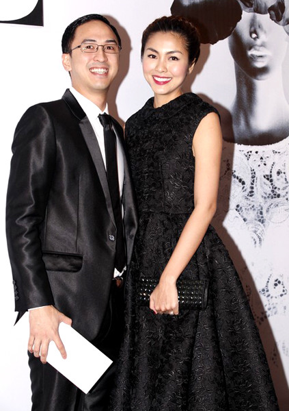 Đây là một trong những bức ảnh rạng rỡ và xinh đẹp hiếm hoi tìm được của Hà Tăng sau đám cưới Đây là một trong những bức ảnh rạng rỡ và xinh đẹp hiếm hoi tìm được của Hà Tăng sau đám cưới