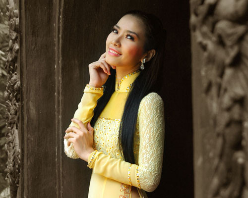 Á hậu xế độ Nguyễn Thị Tuyết Nhung Á hậu xế độ Nguyễn Thị Tuyết Nhung