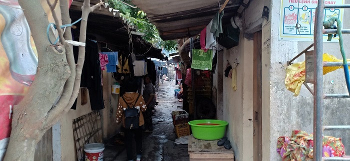 Xóm Gầm cầu là nơi cư trú của những người lao động nghèo (Ảnh: Vũ Ninh) Xóm Gầm cầu là nơi cư trú của những người lao động nghèo (Ảnh: Vũ Ninh)