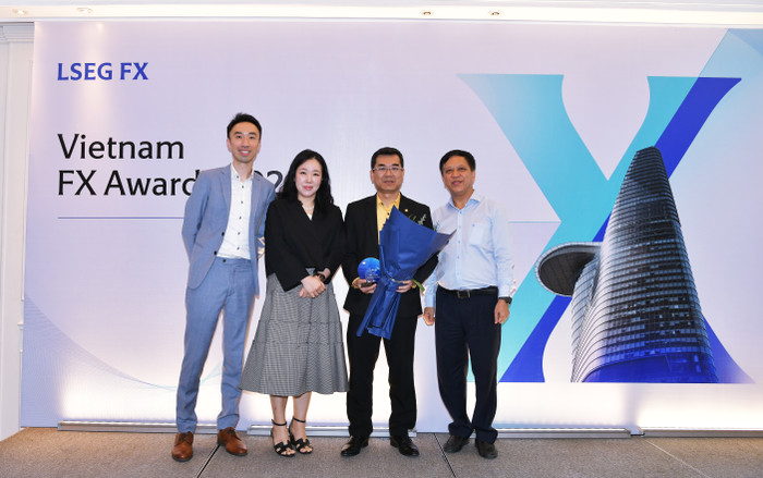 Với những hoạt động tích cực trên thị trường ngoại hối năm 2024, BAC A BANK nhận giải thưởng Top 5 Matching Volume Traded tại buổi Lễ trao giải Vietnam FX Matching.jpg