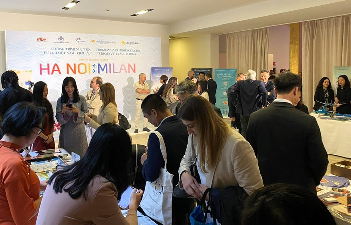 1. Chương trình Xúc tiến du lịch Việt Nam - Châu Âu và công bố khai trương đường bay thẳng Hà Nội - Milan của Vietnam Airlines là dịp để quảng bá, thúc đẩy du lịch Việt Nam tại thị trường châu Âu.jpg