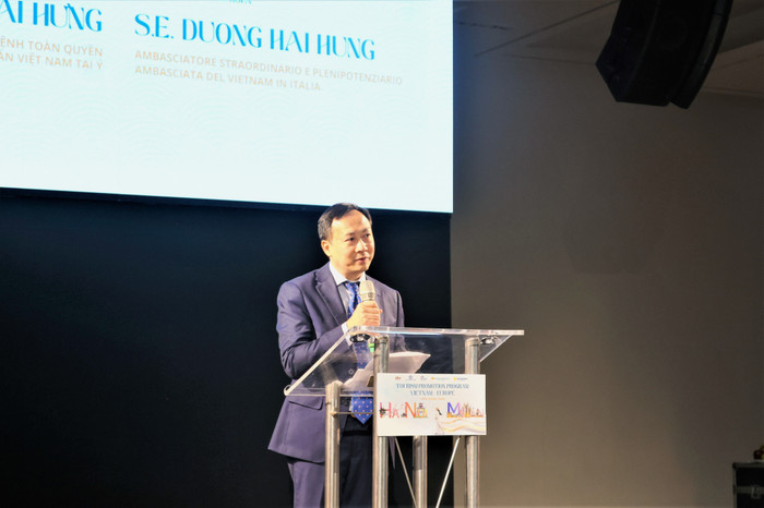 3. Ông Dương Hải Hưng - Đại sứ Việt Nam tại Italy phát biểu tại sự kiện, khẳng định tiềm năng phát triển du lịch to lớn của hai quốc gia.jpg
