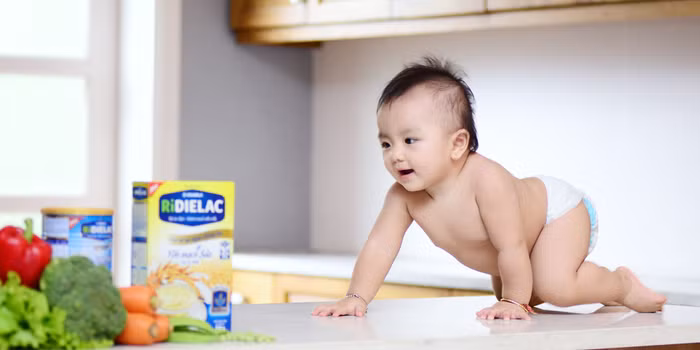 Để bé luôn ngon miệng và tăng cân tốt trong giai đoạn ăn dặm, các chuyên gia dinh dưỡng khuyên dùng bột ăn dặm RiDIELAC của Vinamilk.