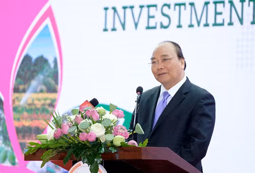 Thủ tướng Nguyễn Xuân Phúc nhấn mạnh, Đồng Tháp cần nỗ lực hơn nữa trong việc lấp đầy các khoảng trống khác trong thu hút đầu tư và cải thiện kết quả tăng trưởng kinh tế. Ảnh: VGP