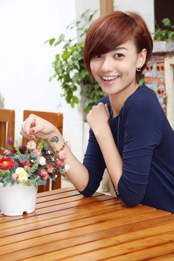 Hi vọng Hồng Quế sẽ giữ phong cách kín đáo này như lời cô đã từng tuyên bố hồi cuối năm 2012. Hi vọng Hồng Quế sẽ giữ phong cách kín đáo này như lời cô đã từng tuyên bố hồi cuối năm 2012.