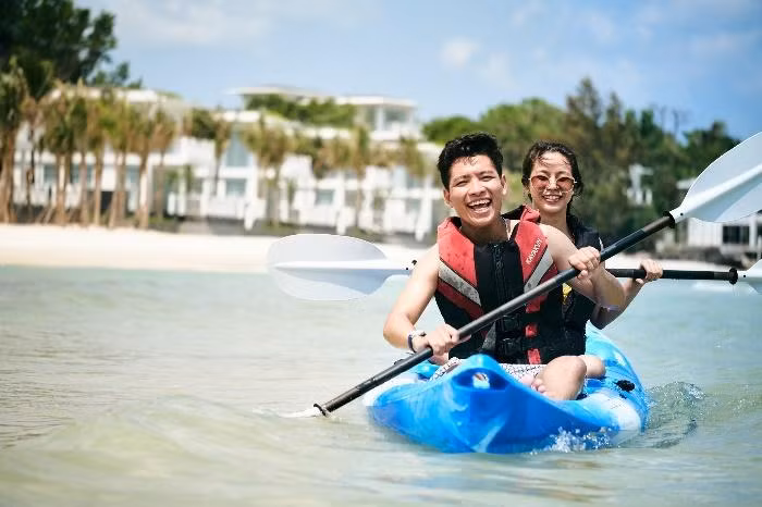Du khách nghỉ dưỡng tại Premier Village Phu Quoc Resort.