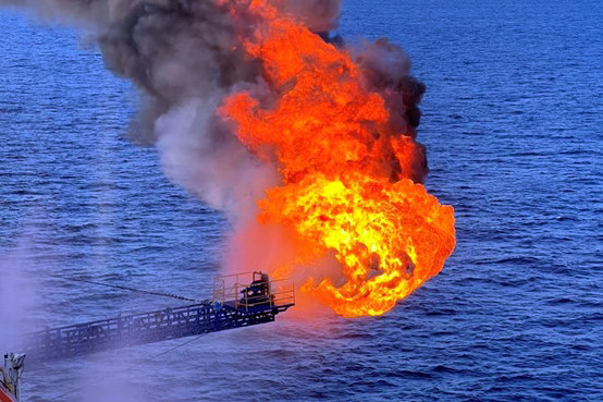 Ngọn lửa từ DHN-4X với dòng dầu tự phun Ngọn lửa từ DHN-4X với dòng dầu tự phun