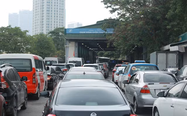 Việc không cần kiểm định cho hơn 1,9 triệu phương tiện thuộc diện tự động giãn chu kỳ kiểm định giúp giảm tải cho các đơn vị đăng kiểm để tập trung kiểm định cho các xe quá hạn đăng kiểm và xe kinh doanh vận tải.