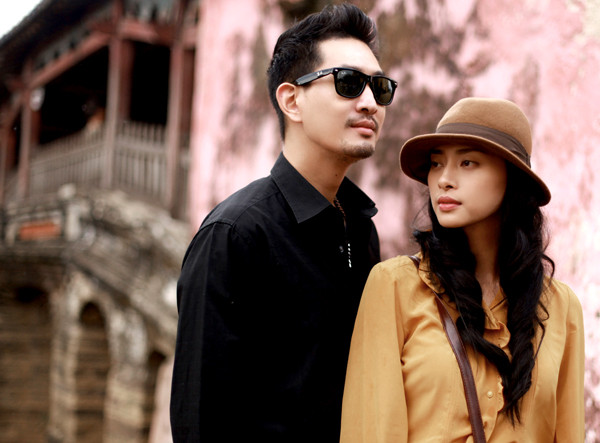 Ngô Thanh Vân sắm vai một nữ phóng viên xinh đẹp, thông minh còn Jimmy Kuang là nhiếp ảnh gia. Một lần tình cờ gặp nhau, chàng trai bị thu hút bởi vẻ đẹp mong manh đầy mê hoặc của cô gái. Ngô Thanh Vân sắm vai một nữ phóng viên xinh đẹp, thông minh còn Jimmy Kuang là nhiếp ảnh gia. Một lần tình cờ gặp nhau, chàng trai bị thu hút bởi vẻ đẹp mong manh đầy mê hoặc của cô gái.