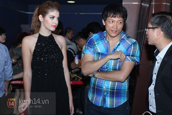 Đạo diễn Ngô Quang Hải thì hộ tống Andrea