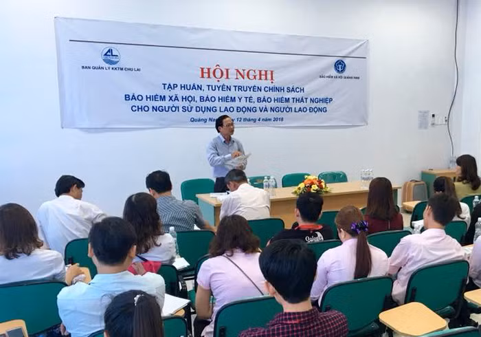 Hội nghị tập huấn, tuyên truyền chính sách bảo hiểm xã hội, bảo hiểm y tế, bảo hiểm thất nghiệp cho người sử dụng lao động và người lao động. Hội nghị tập huấn, tuyên truyền chính sách bảo hiểm xã hội, bảo hiểm y tế, bảo hiểm thất nghiệp cho người sử dụng lao động và người lao động.