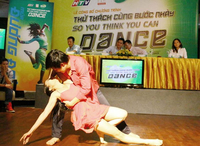 Ra đời từ năm 2005 và đã qua 9 mùa phát sóng tại Mỹ, So you think you can dance đã đoạt 7 Giải Emmy dành cho thể loại chương trình có biên đạo nổi bật và đã được sản xuất trên 24 quốc gia và vùng lãnh thổ toàn thế giới. Chương trình cũng luôn nằm trong Top những chương trình có rating cao nhất. Ở Mỹ, So you think you can dance đã trở thành nền tảng đầu tiên cho hàng loạt các chương trình về khiêu vũ khác ra đời như America’s Best Dance Crew, Superstars of dance, Live to Dance… Ra đời từ năm 2005 và đã qua 9 mùa phát sóng tại Mỹ, So you think you can dance đã đoạt 7 Giải Emmy dành cho thể loại chương trình có biên đạo nổi bật và đã được sản xuất trên 24 quốc gia và vùng lãnh thổ toàn thế giới. Chương trình cũng luôn nằm trong Top những chương trình có rating cao nhất. Ở Mỹ, So you think you can dance đã trở thành nền tảng đầu tiên cho hàng loạt các chương trình về khiêu vũ khác ra đời như America’s Best Dance Crew, Superstars of dance, Live to Dance…