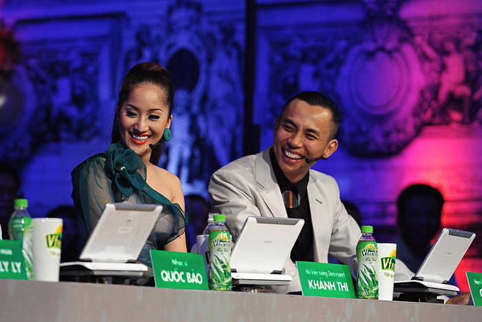 Chị luôn là người nhận xét đầu tiên, đồng thời, các nhận xét hết sức dí dỏm và thuyết phục. Các vị giám khảo còn lại chưa thể hiện được nhiều và để lại ấn tượng với khán giả. Chị luôn là người nhận xét đầu tiên, đồng thời, các nhận xét hết sức dí dỏm và thuyết phục. Các vị giám khảo còn lại chưa thể hiện được nhiều và để lại ấn tượng với khán giả.