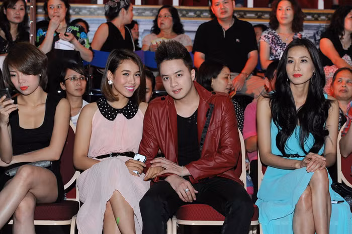 Cao Thái Sơn dẫn bạn gái đi xem chương trình.