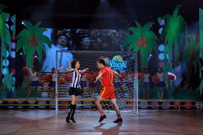 Quách Ngọc Ngoan và Vesela Gegrgieva Dimova là cặp đôi thứ 3 dự thi với điệu nhảy Samba.