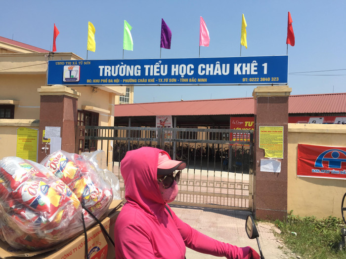 Lãnh đạo Phòng Giáo dục và Đào tạo thị xã Từ Sơn khẳng định, các trường thu khoản gì đầu năm học phải được phòng phê duyệt, trường chỉ được thu các khoản theo quy định. Ảnh: Vũ Phương. Lãnh đạo Phòng Giáo dục và Đào tạo thị xã Từ Sơn khẳng định, các trường thu khoản gì đầu năm học phải được phòng phê duyệt, trường chỉ được thu các khoản theo quy định. Ảnh: Vũ Phương.