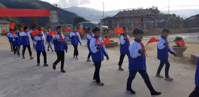 Lễ khai giảng ngắn gọn, ý nghĩa tại ngôi trường trên đỉnh núi miền biên giới