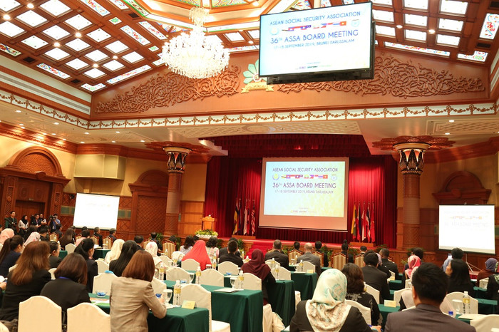 Bảo hiểm xã hội Việt Nam không ngừng nâng cao chất lượng, cải cách hành chính hướng tới sự hài lòng của người dân và doanh nghiệp. Bảo hiểm xã hội Việt Nam không ngừng nâng cao chất lượng, cải cách hành chính hướng tới sự hài lòng của người dân và doanh nghiệp.