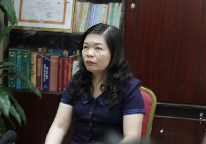 Bà Phạm Đàm Thục Hạnh - Trưởng phòng Giáo dục và Đào tạo quận Hoàng Mai cho biết, tạm thời vẫn giữ nguyên lịch học cũ, chờ ý kiến của Quận. Ảnh: Vũ Phương. Bà Phạm Đàm Thục Hạnh - Trưởng phòng Giáo dục và Đào tạo quận Hoàng Mai cho biết, tạm thời vẫn giữ nguyên lịch học cũ, chờ ý kiến của Quận. Ảnh: Vũ Phương.