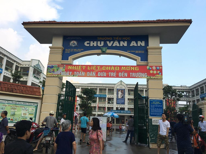 Riêng khối 1 Trường Tiểu học Chu Văn An năm nay tăng thêm 16 lớp, nâng lên 23 lớp 1. Ảnh: Vũ Phương. Riêng khối 1 Trường Tiểu học Chu Văn An năm nay tăng thêm 16 lớp, nâng lên 23 lớp 1. Ảnh: Vũ Phương.