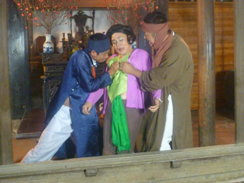 Đĩa hài đáng xem nhất dịp Tết 2012, không ai khác, chính là “Xuân Hinh kén chồng”. Đĩa hài đáng xem nhất dịp Tết 2012, không ai khác, chính là “Xuân Hinh kén chồng”.