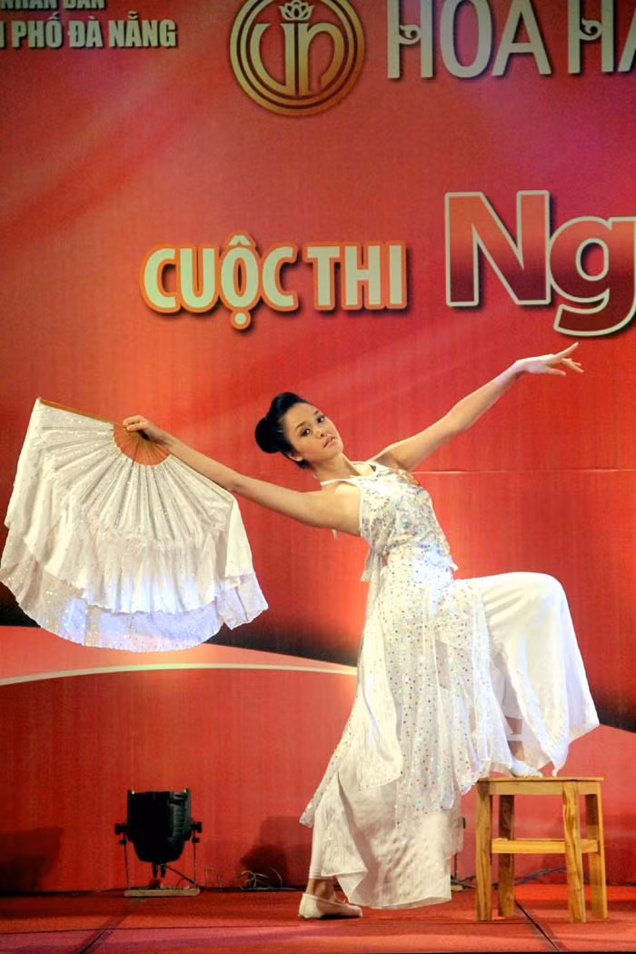 Đỗ Hoàng Anh múa 'Giấc mơ trưa'