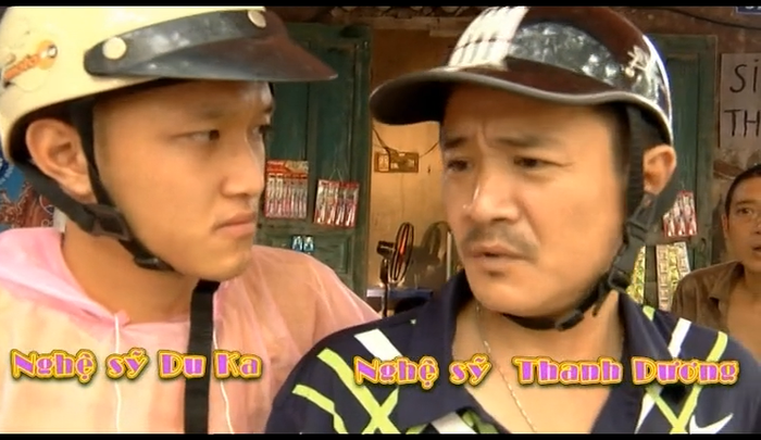 2 nhân vật hành nghề xe ôm trong "Kiếp lông bông". 2 nhân vật hành nghề xe ôm trong "Kiếp lông bông".