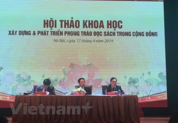 Hội thảo là sự kiện trong chuỗi hoạt động hướng tới tổng kết 5 năm triển khai Ngày Sách Việt Nam theo quyết định của Thủ tướng. (Ảnh: PV/Vietnam+) Hội thảo là sự kiện trong chuỗi hoạt động hướng tới tổng kết 5 năm triển khai Ngày Sách Việt Nam theo quyết định của Thủ tướng. (Ảnh: PV/Vietnam+)