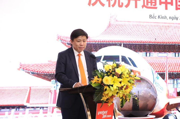 Ông Nguyễn Thanh Hùng, Phó chủ tịch Hội đồng quản trị Vietjet phát biểu công bố Lễ kỷ niệm 5 năm hoạt động của Vietjet tại Trung Quốc Ông Nguyễn Thanh Hùng, Phó chủ tịch Hội đồng quản trị Vietjet phát biểu công bố Lễ kỷ niệm 5 năm hoạt động của Vietjet tại Trung Quốc