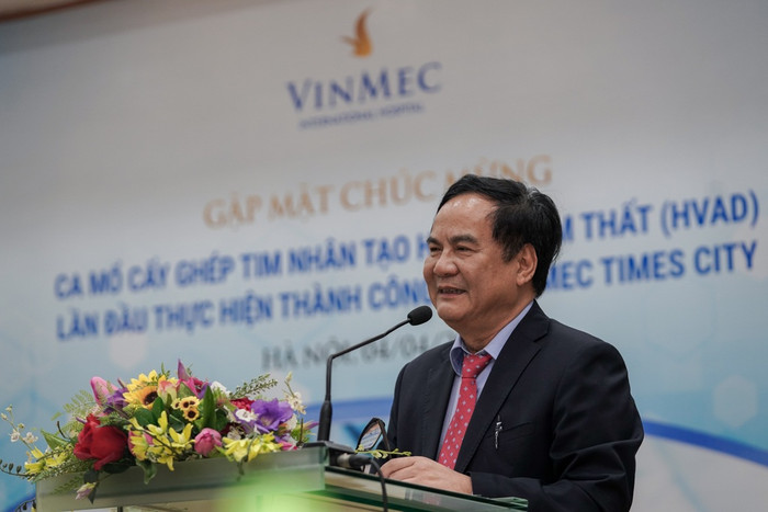 Giáo sư Bùi Đức Phú: Chủ tịch Hội đồng cố vấn lâm sàng hệ thống Y tế Vinmec: “Vinmec có thể tiếp cận với với nhưng công nghệ mới nhất trong lĩnh vực tim nhân tạo, đáp ứng nhu cầu của người bệnh suy tim trong và ngoài nước có nhu cầu điều trị bằng phương pháp này”