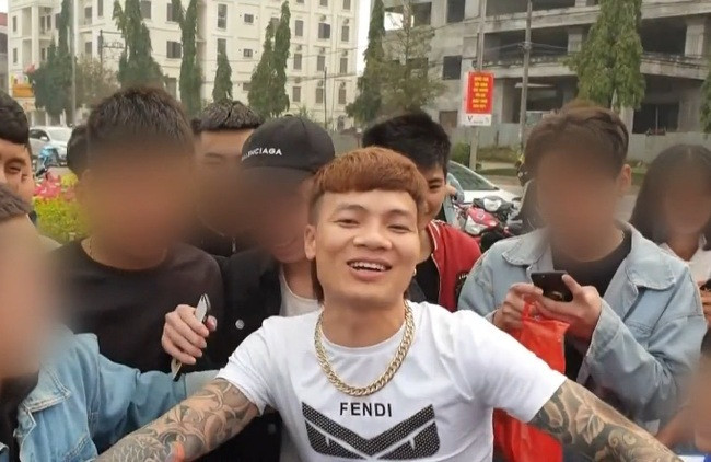 Vì sao Khá "bảnh" lại thu hút sự quan tâm của nhiều người trên mạng xã hội đến vậy? Ảnh: VTV Vì sao Khá "bảnh" lại thu hút sự quan tâm của nhiều người trên mạng xã hội đến vậy? Ảnh: VTV