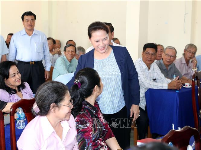 Chủ tịch Quốc hội Nguyễn Thị Kim Ngân với các cử tri. Ảnh: Trọng Đức/TTXVN Chủ tịch Quốc hội Nguyễn Thị Kim Ngân với các cử tri. Ảnh: Trọng Đức/TTXVN
