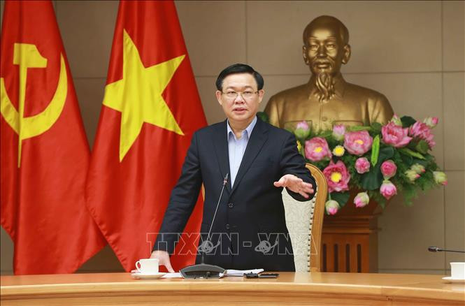 Phó Thủ tướng Chính phủ Vương Đình Huệ, Trưởng ban Chỉ đạo Trung ương về cải cách chính sách tiền lương, bảo hiểm xã hội và ưu đãi người có công phát biểu. Ảnh: Doãn Tấn/TTXVN Phó Thủ tướng Chính phủ Vương Đình Huệ, Trưởng ban Chỉ đạo Trung ương về cải cách chính sách tiền lương, bảo hiểm xã hội và ưu đãi người có công phát biểu. Ảnh: Doãn Tấn/TTXVN