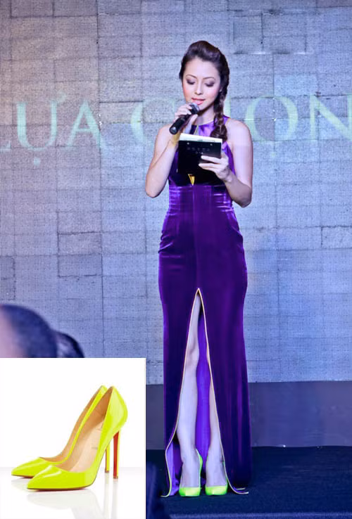 Jennifer Phạm nổi bật khi mix giày vàng neon cùng đầm dạ hội chất liệu nhung tím. Thiết kế giày mũi nhọn, gót mảnh này cũng thuộc dòng Pigalle của Louboutin với giá khoảng 625 $ (13,7 triệu VNĐ). Jennifer Phạm nổi bật khi mix giày vàng neon cùng đầm dạ hội chất liệu nhung tím. Thiết kế giày mũi nhọn, gót mảnh này cũng thuộc dòng Pigalle của Louboutin với giá khoảng 625 $ (13,7 triệu VNĐ).