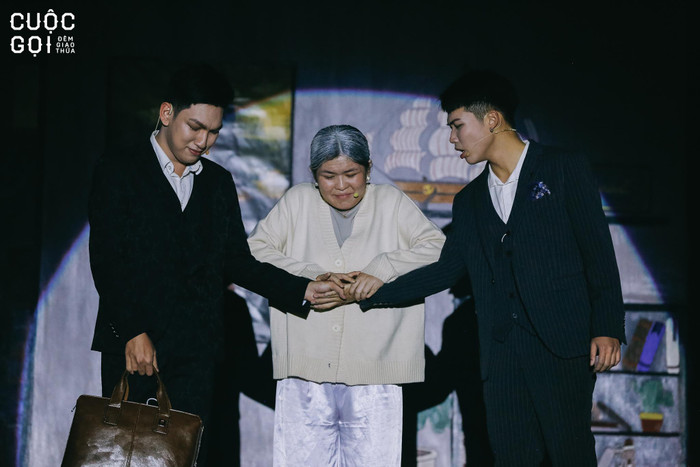 Câu chuyện về kiến trúc sư Trần Hùng ẩn chứa nhiều thông điệp nhân văn về cộng đồng LGBT. Câu chuyện về kiến trúc sư Trần Hùng ẩn chứa nhiều thông điệp nhân văn về cộng đồng LGBT.