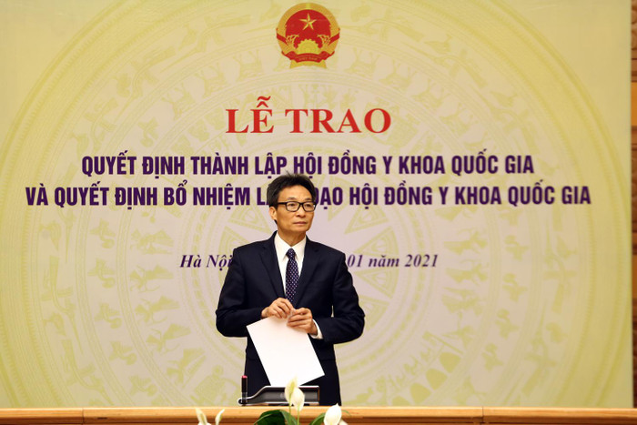 Phó Thủ tướng Vũ Đức Đam yêu cầu các kì thi định kỳ cấp chứng chỉ hành nghề y phải thiết thực, công bằng, hướng theo chuẩn quốc tế nhưng không được nhiêu khê và nhất thiết phải rất khoa học, minh bạch. Ảnh: VGP/Đình Nam Phó Thủ tướng Vũ Đức Đam yêu cầu các kì thi định kỳ cấp chứng chỉ hành nghề y phải thiết thực, công bằng, hướng theo chuẩn quốc tế nhưng không được nhiêu khê và nhất thiết phải rất khoa học, minh bạch. Ảnh: VGP/Đình Nam