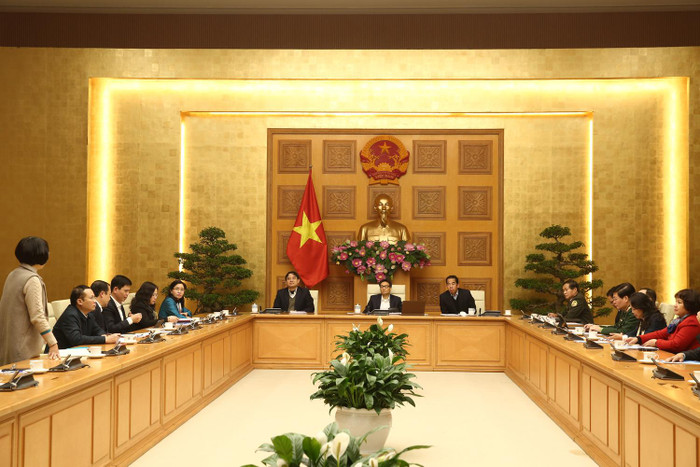 Ban Chỉ đạo cũng yêu cầu Bộ Y tế cùng với các bộ ngành rà soát lại tất cả các cơ chế thông tin điều hành, bảo đảm có các chỉ đạo, ứng phó tức thời với diễn biến dịch bệnh. Ảnh: VGP/Đình Nam Ban Chỉ đạo cũng yêu cầu Bộ Y tế cùng với các bộ ngành rà soát lại tất cả các cơ chế thông tin điều hành, bảo đảm có các chỉ đạo, ứng phó tức thời với diễn biến dịch bệnh. Ảnh: VGP/Đình Nam