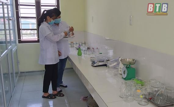 Có nên dừng tổ chức thi học sinh sáng tạo khoa học kĩ thuật? (Ảnh minh hoạ: baothaibinh.com.vn) Có nên dừng tổ chức thi học sinh sáng tạo khoa học kĩ thuật? (Ảnh minh hoạ: baothaibinh.com.vn)