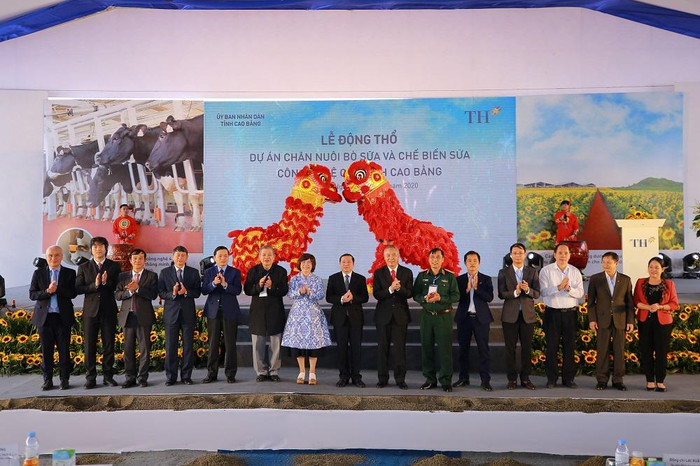 Lễ động thổ dự án Chăn nuôi bò sữa và chế biến sữa công nghệ cao tại Cao Bằng. Lễ động thổ dự án Chăn nuôi bò sữa và chế biến sữa công nghệ cao tại Cao Bằng.