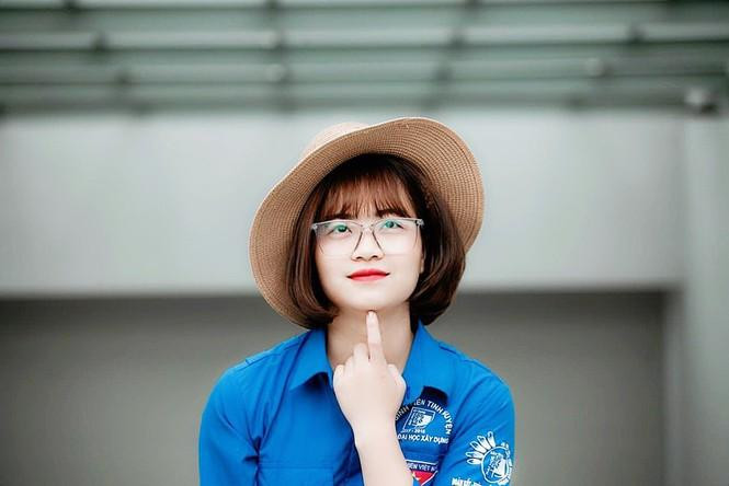 Từ khi còn nhỏ, Thùy Linh đã yêu thích lịch sử nước nhà và mong muốn lớn lên sẽ được đứng trong hàng ngũ của Đảng. (Ảnh: Nhân vật cung cấp) Từ khi còn nhỏ, Thùy Linh đã yêu thích lịch sử nước nhà và mong muốn lớn lên sẽ được đứng trong hàng ngũ của Đảng. (Ảnh: Nhân vật cung cấp)