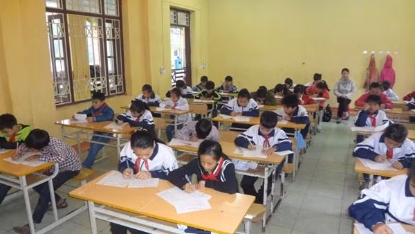 Học sinh làm bài kiểm tra học kì. (Ảnh minh họa: Giaoducthoidai.vn)